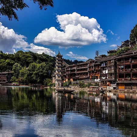 Dream In Fenghuang Apartment Exterior photo